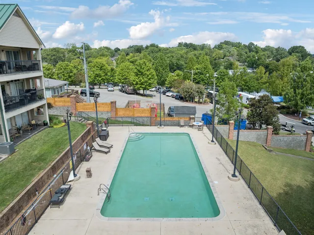 $399,995 | 2133 Lakeshore Drive, Old Hickory, TN 37138