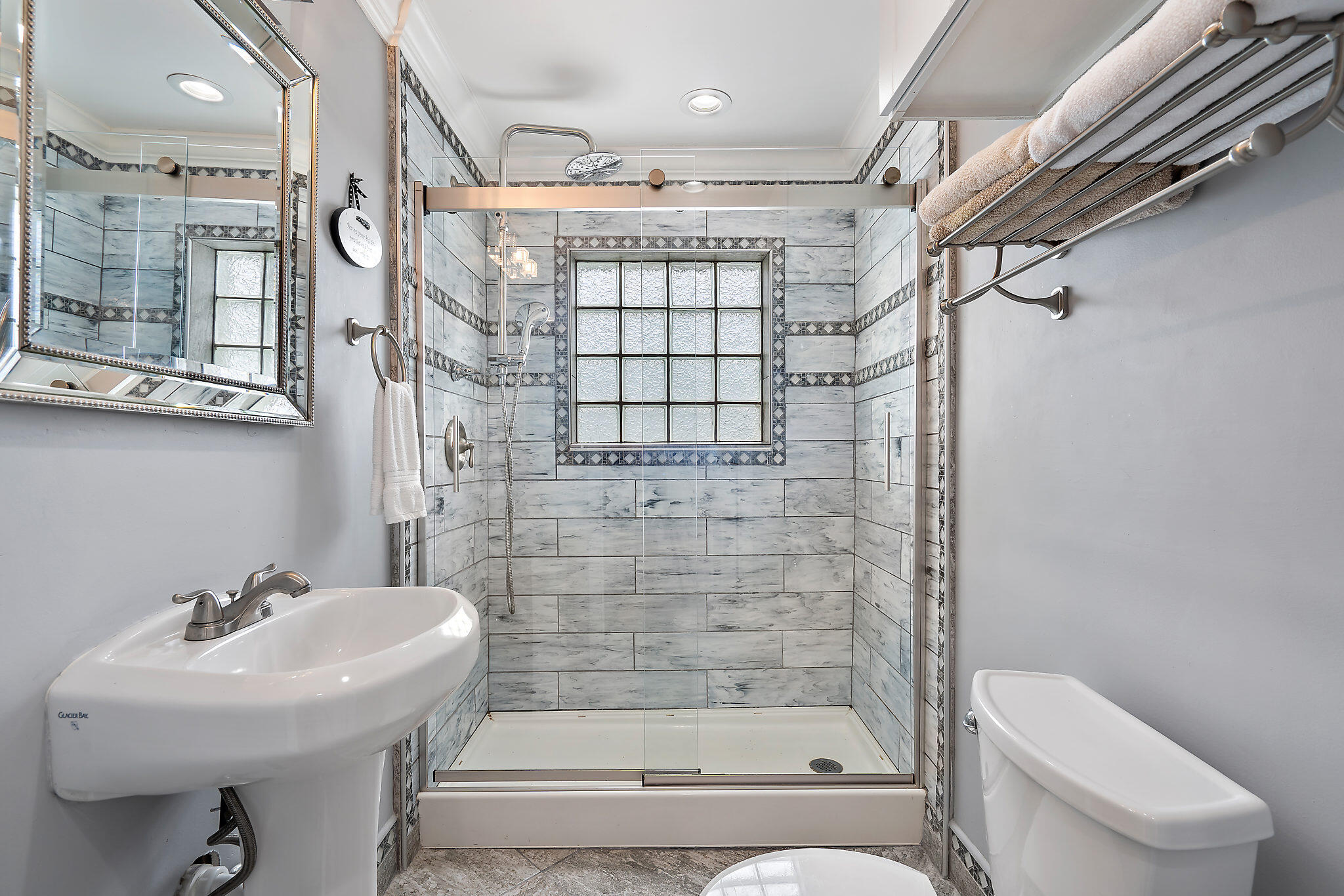 1779 Len Drive North Palm Beach, FL 33408 - Photo 15 of 32 1779 Len Dr 2 bedroom primary bath