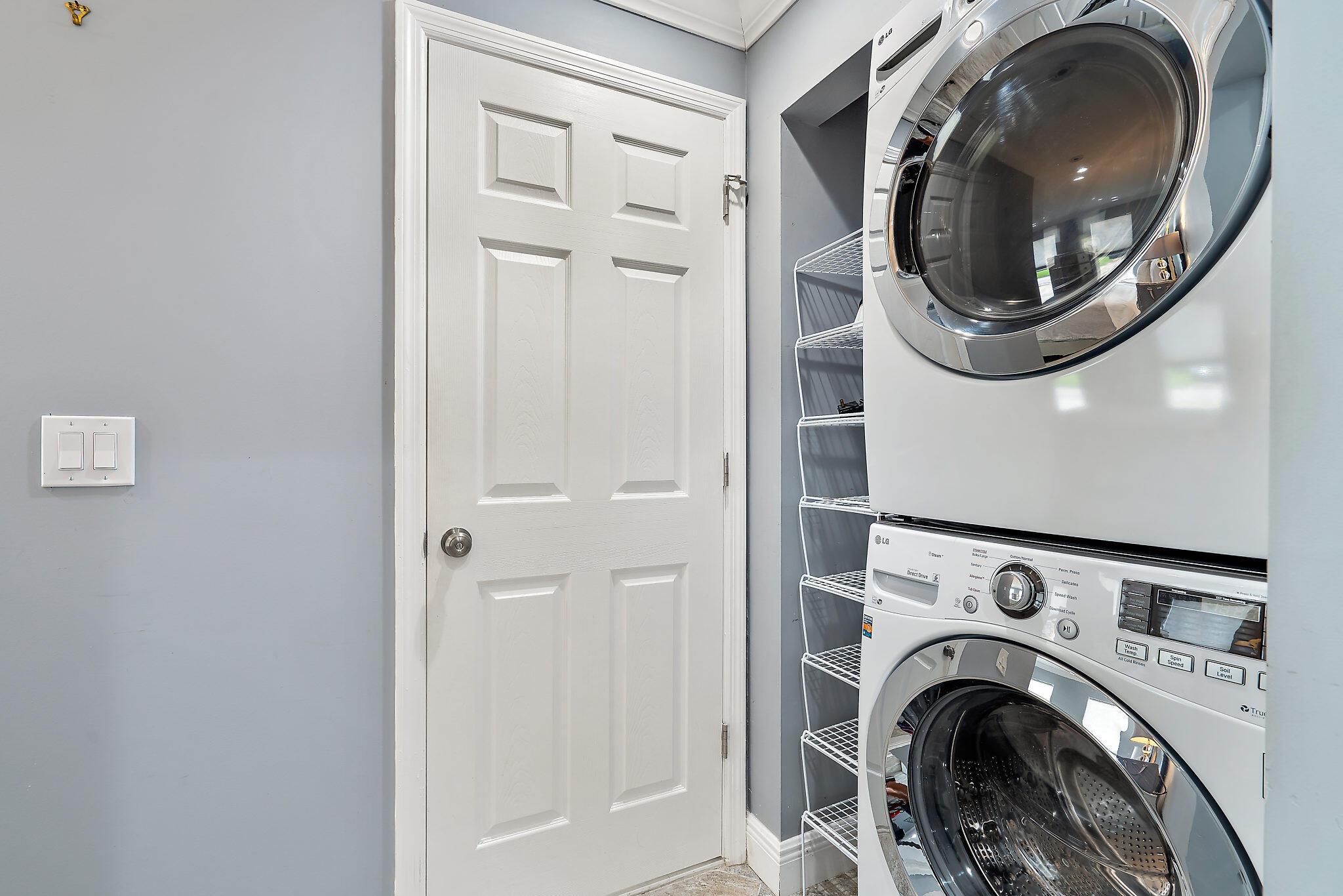 1779 Len Drive North Palm Beach, FL 33408 - Photo 16 of 32 1779 Len Dr 2 bedroom laundry