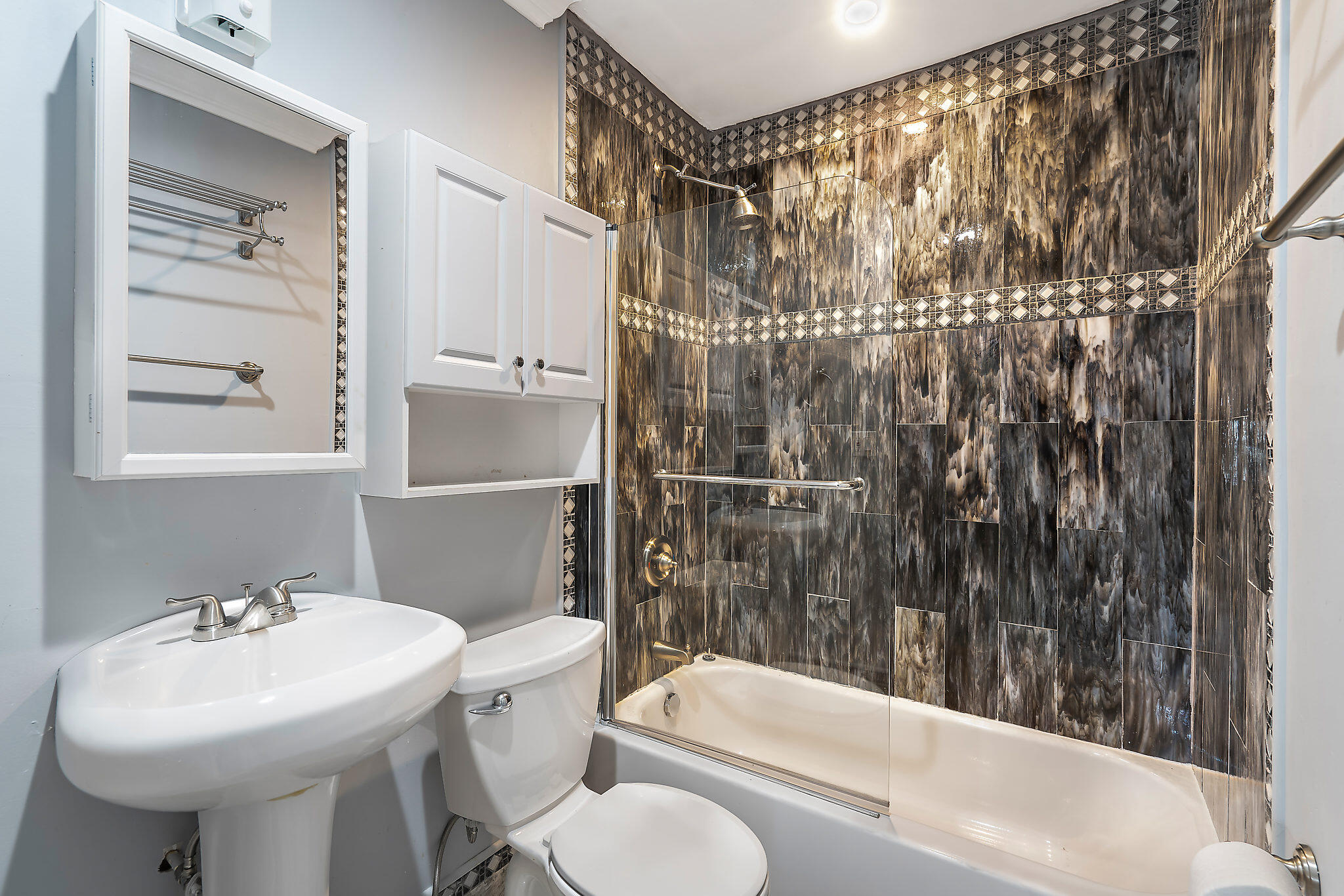 1779 Len Drive North Palm Beach, FL 33408 - Photo 19 of 32 1779 Len Dr 2 bedroom 2nd bath