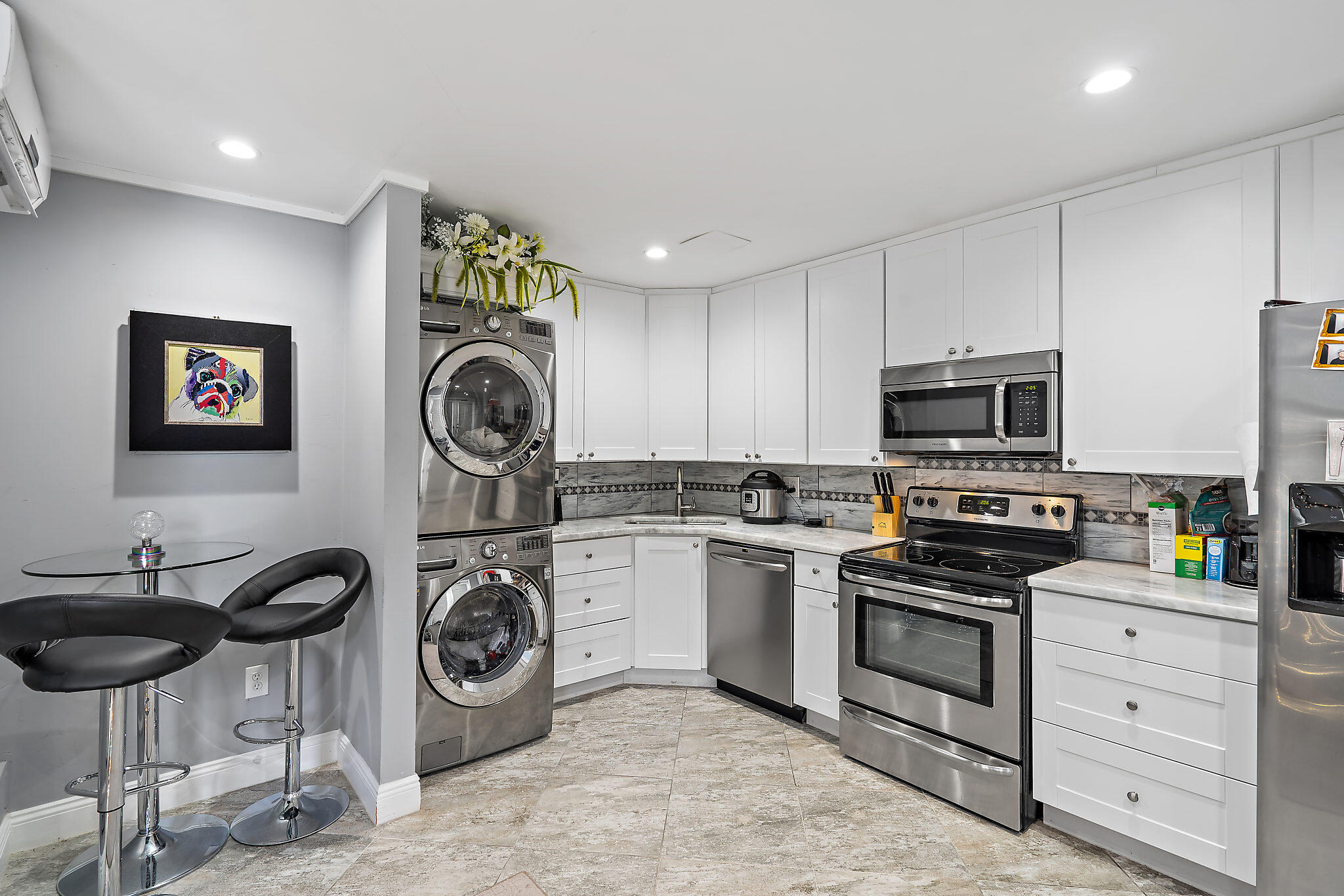 1779 Len Drive North Palm Beach, FL 33408 - Photo 26 of 32 1779 Len Dr 1 bedroom kitchen