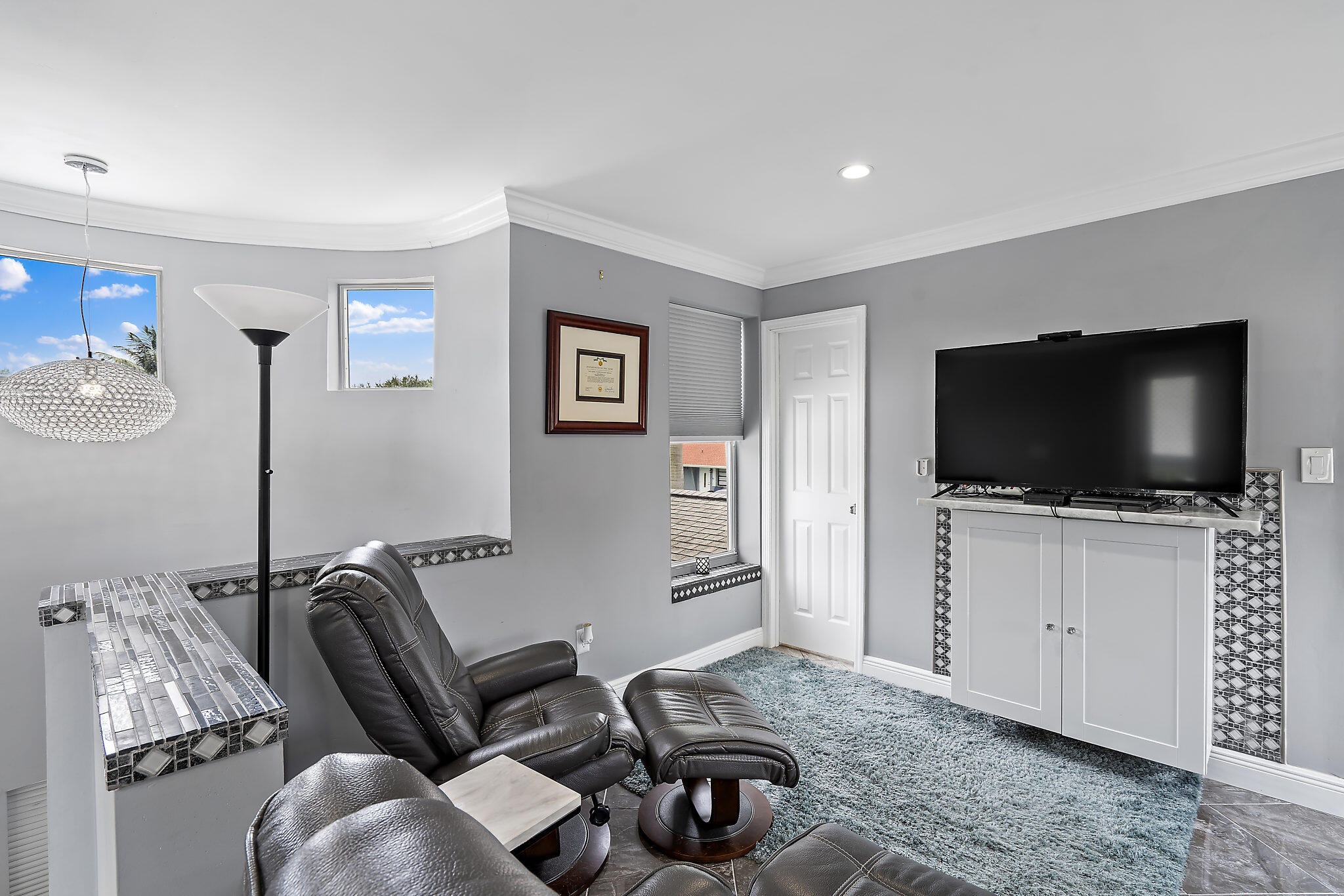 1779 Len Drive North Palm Beach, FL 33408 - Photo 29 of 32 1779 Len Dr 1 bedroom living room