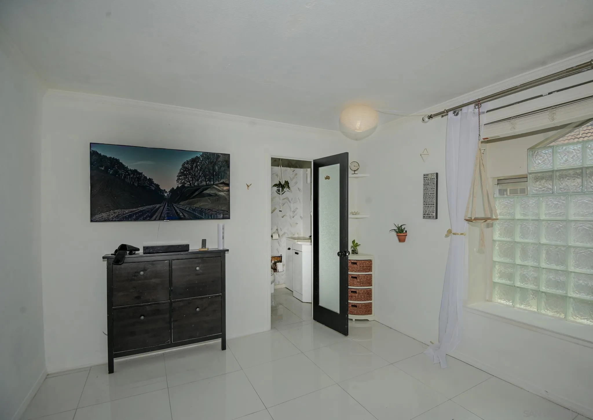 8314 South Somerset Ranch Road, Unit : A Paramount, CA 90723 - Photo 6 of 12 Primary Bedroom