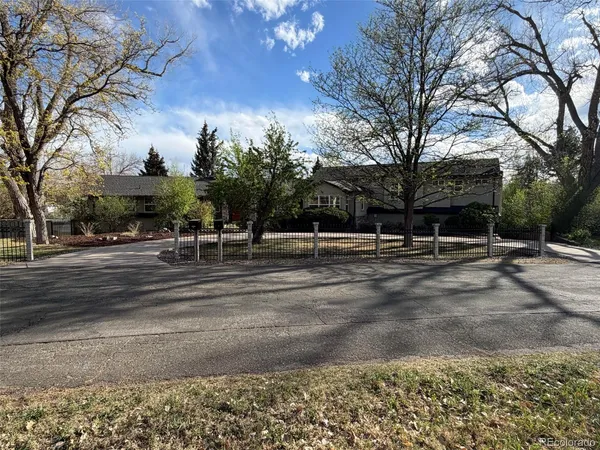 $1,650,000 | 26 Lindenwood Drive, Littleton, CO 80120