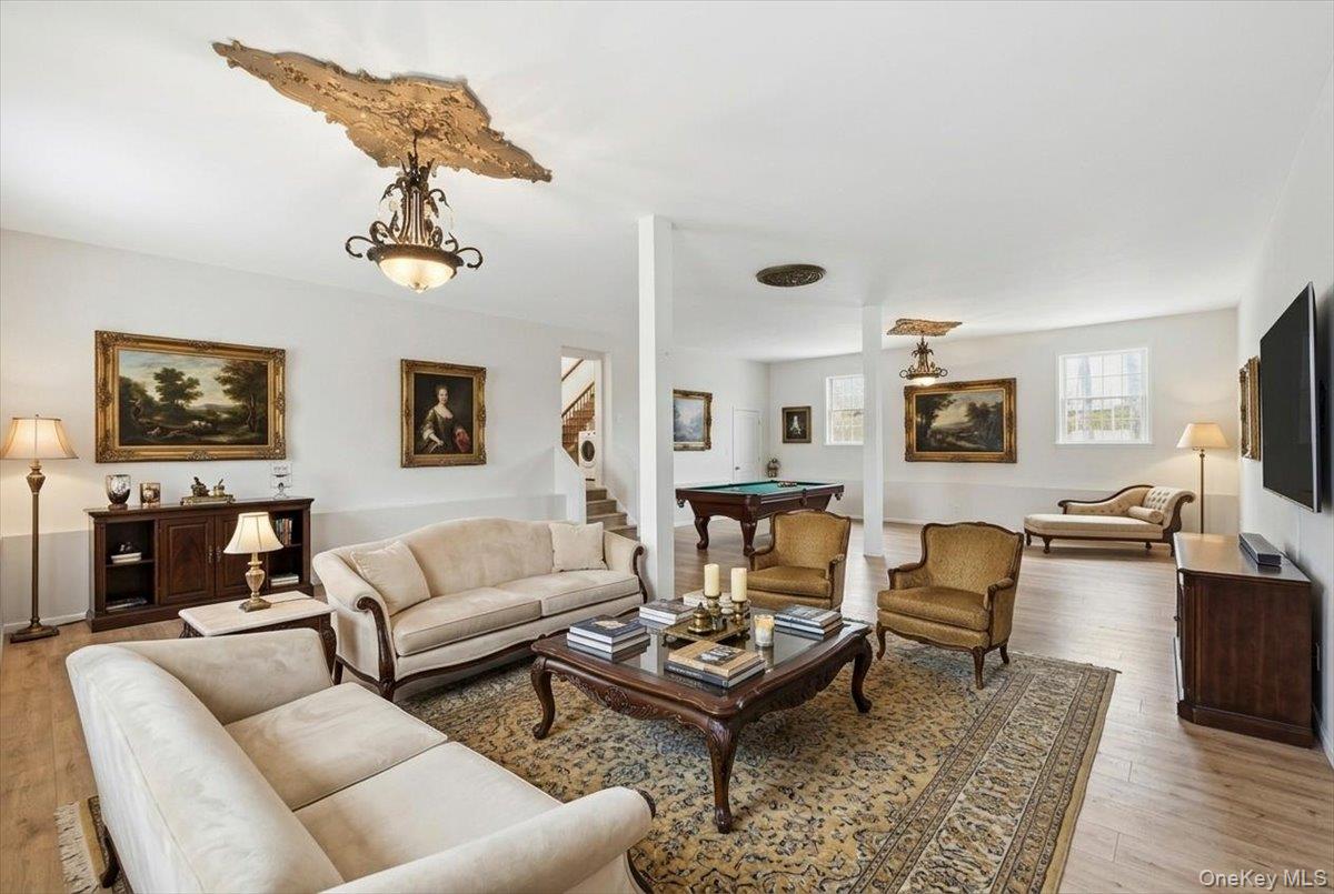 48 Private Road Calverton, NY 11933 - Photo 5 of 16