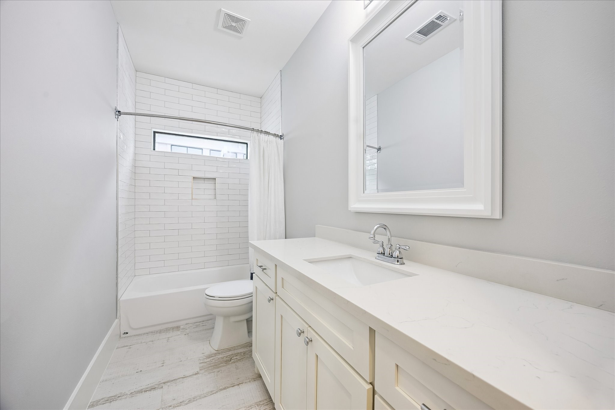 1519 Richelieu Lane Houston, TX 77018 - Photo 16 of 30 Bathroom #3