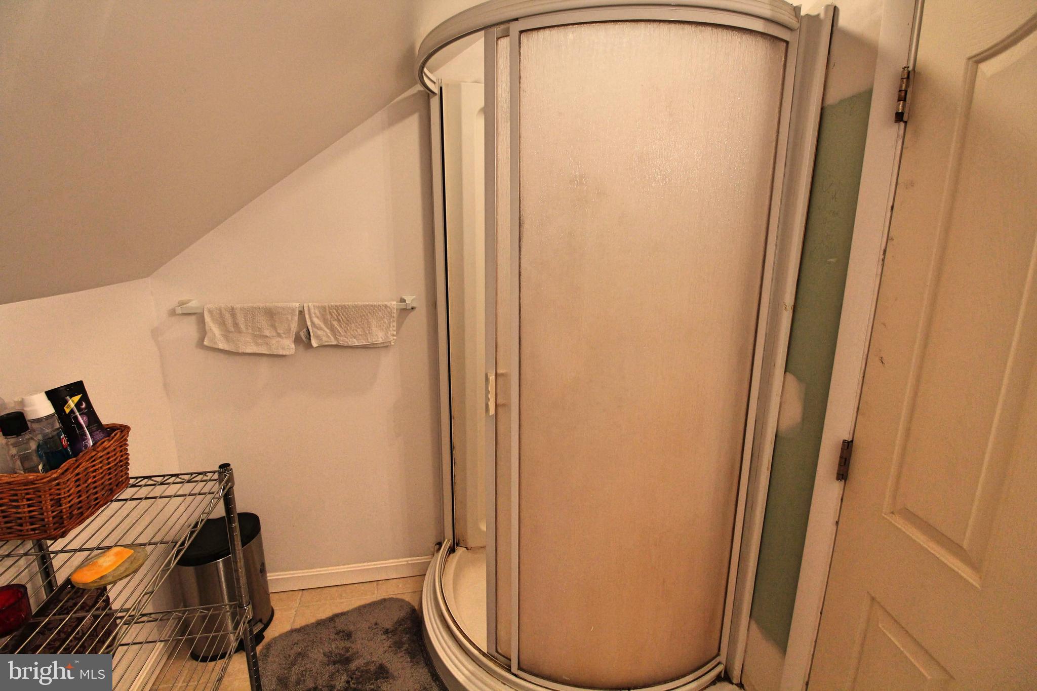 6915 Chambers Road Baltimore, MD 21234 - Photo 25 of 36 Master Bath