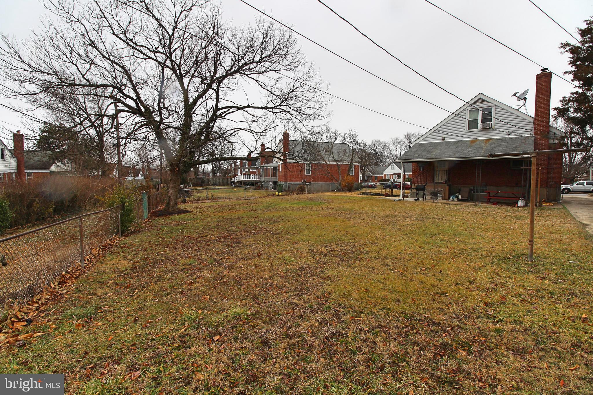 6915 Chambers Road Baltimore, MD 21234 - Photo 7 of 36 Large yard for entertaining!