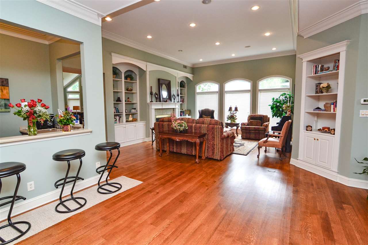 4842 Mayfield Road West Collierville, TN 38017 - Photo 6 of 25 Great RM w/FP & Custom Built-ins