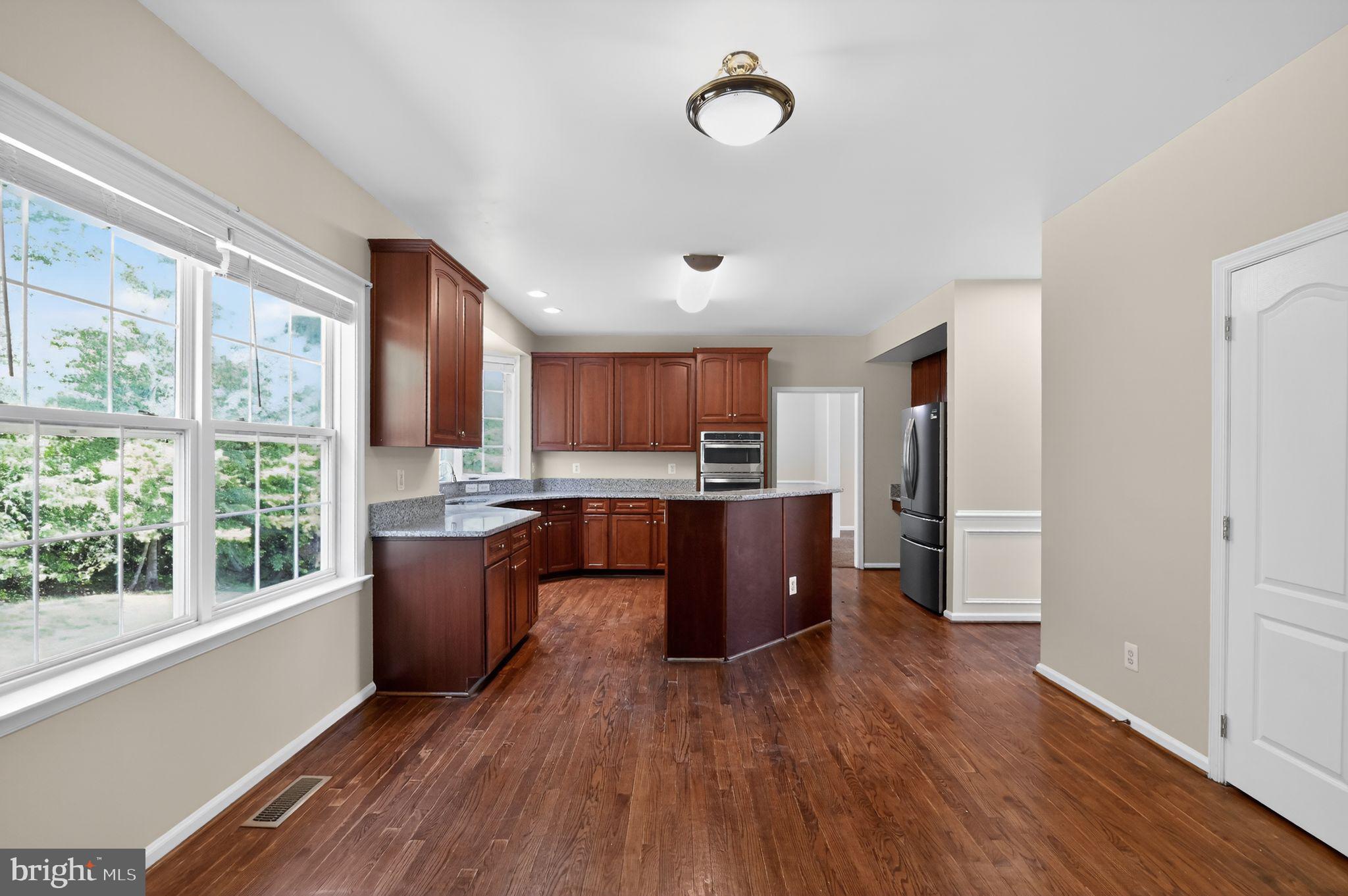 3627 Serendipity Road Woodbridge, VA 22193 - Photo 3 of 31