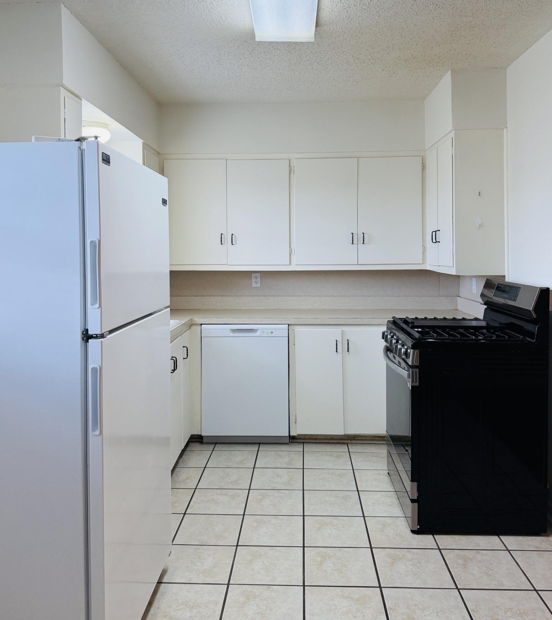 4420 37th Street Lubbock, TX 79414 - Photo 3 of 19 K closed fridge