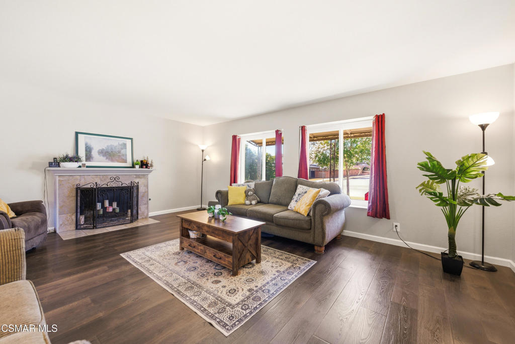 6524 Menlo Street Simi Valley, CA 93063 - Photo 8 of 51