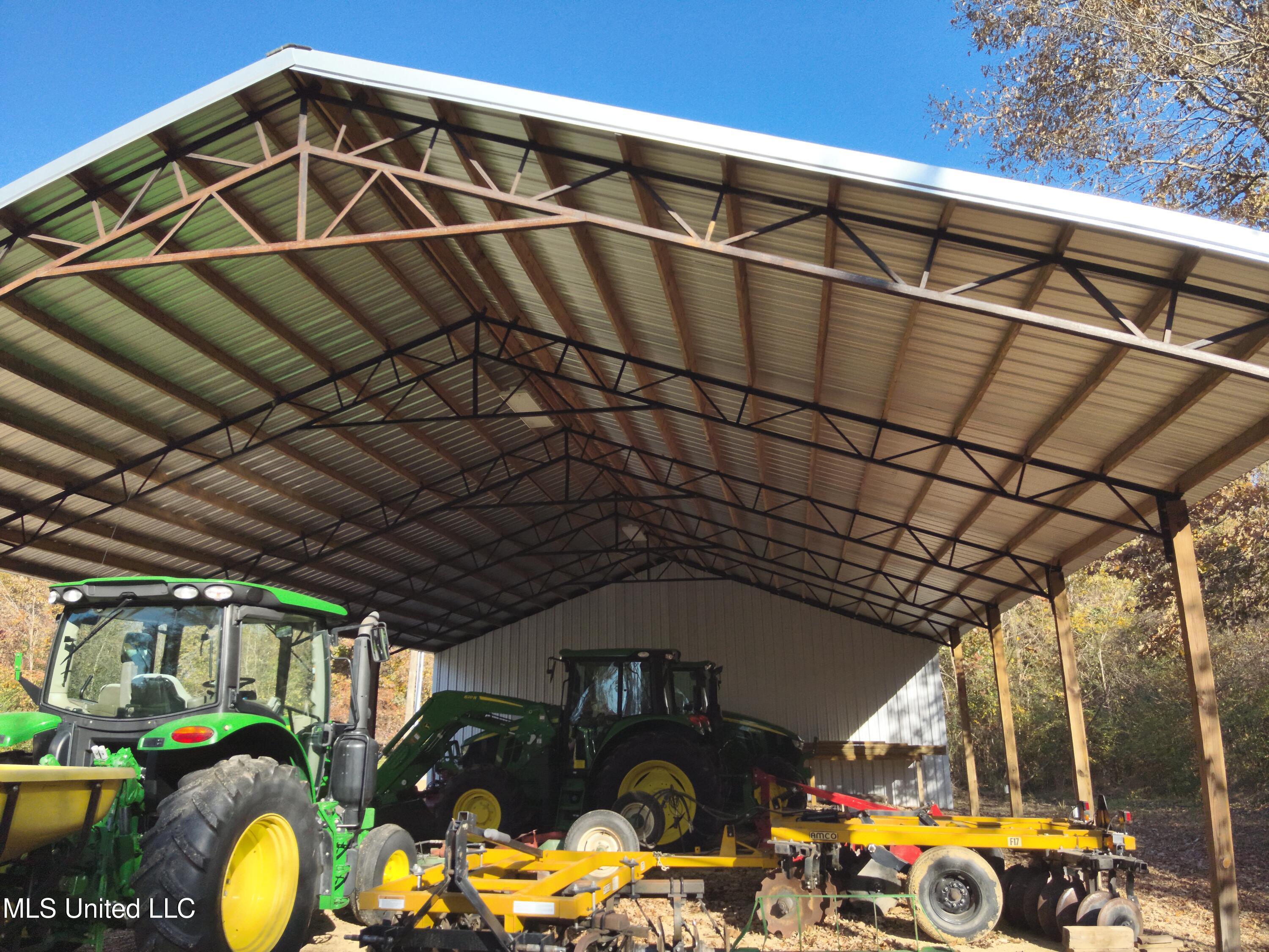 Paradise Road Bentonia, MS 39040 - Photo 26 of 42 DJI_20251118091925_0023_V