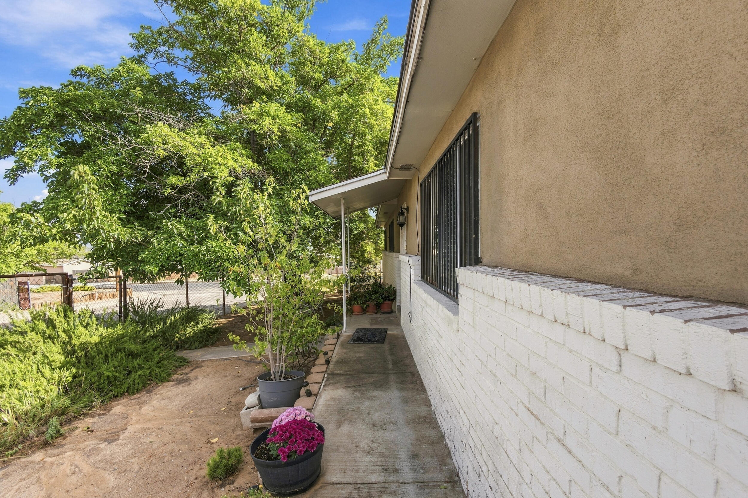 6501 Churchill Road Southwest Albuquerque, NM 87121 - Photo 3 of 45 Gallery Image 3