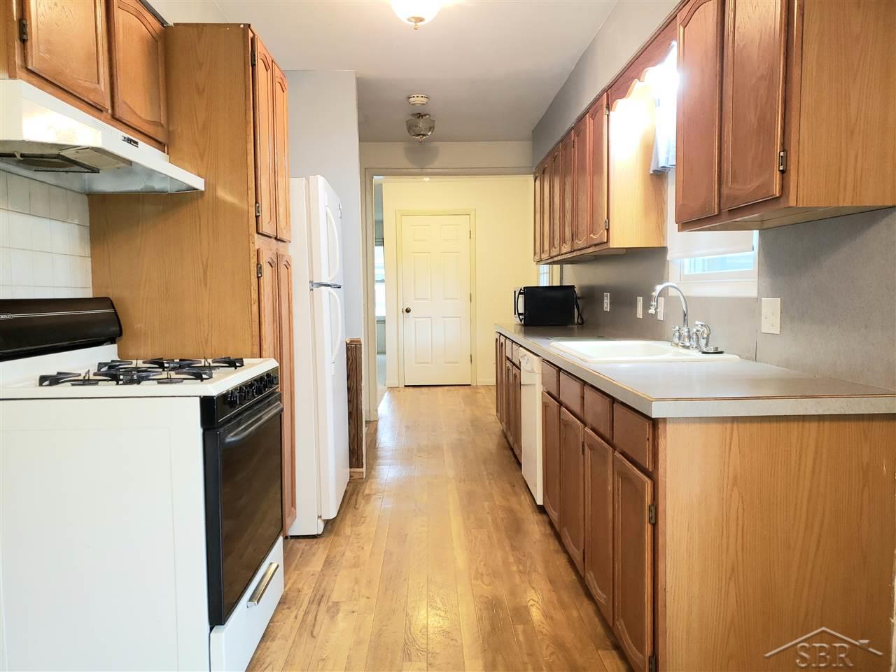 4351 Stork Road Saginaw, MI 48604 - Photo 6 of 20 Kitchen