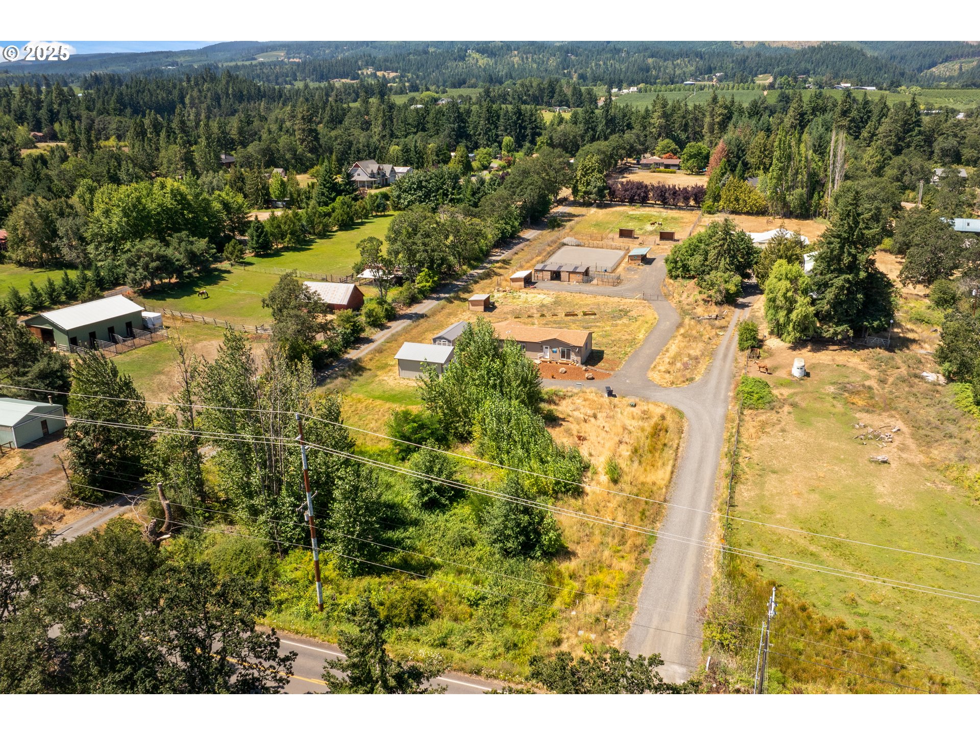 1682 Markham Road Hood River, OR 97031 - Photo 8 of 22 a view of a city