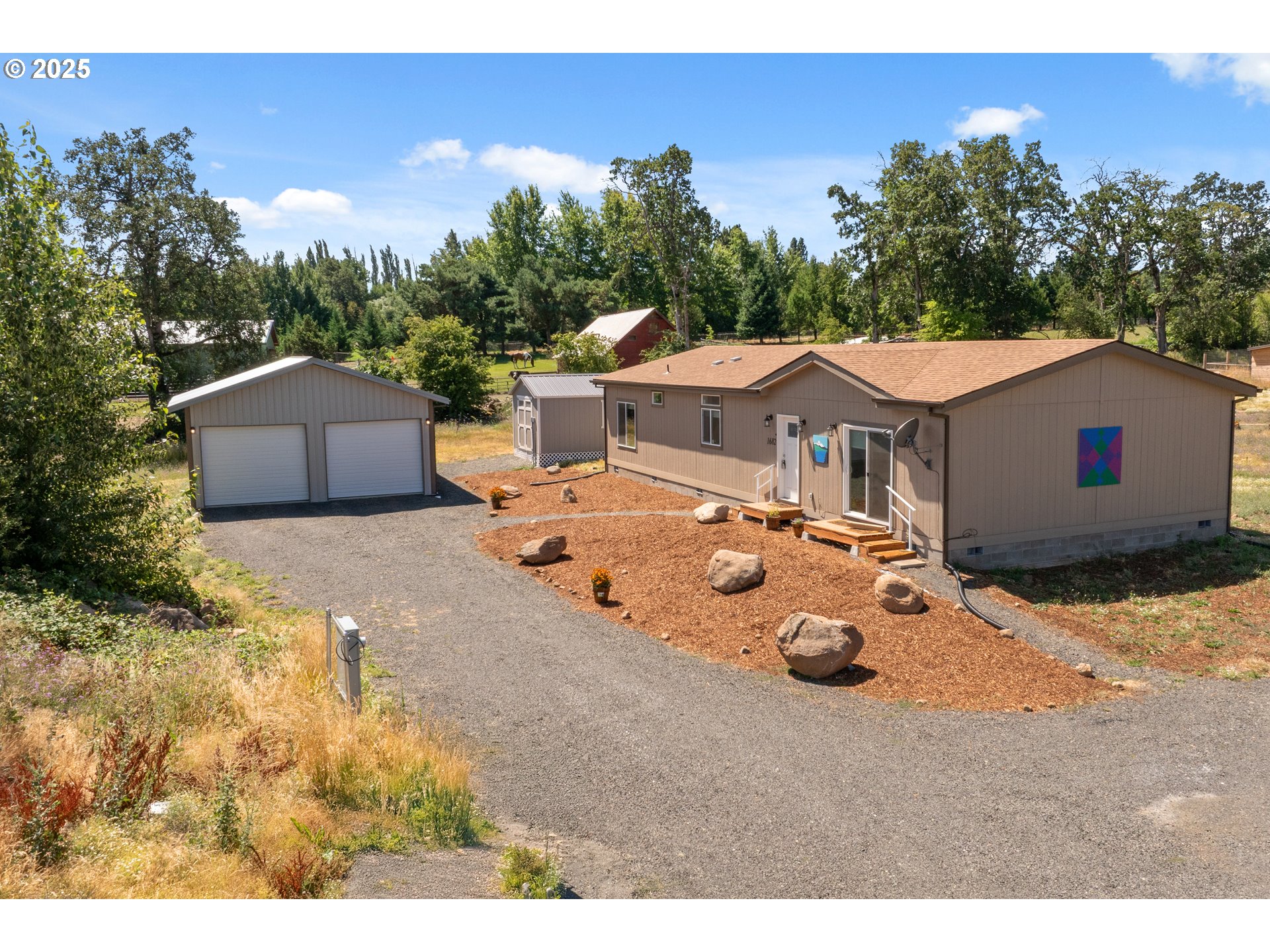 1682 Markham Road Hood River, OR 97031 - Photo 9 of 22 a terrace of a house with outdoor seating
