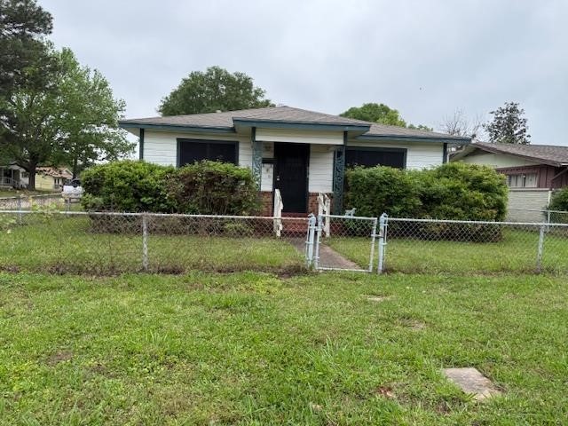 3215 Worcester Street Beaumont, TX 77705 - Photo 1 of 10