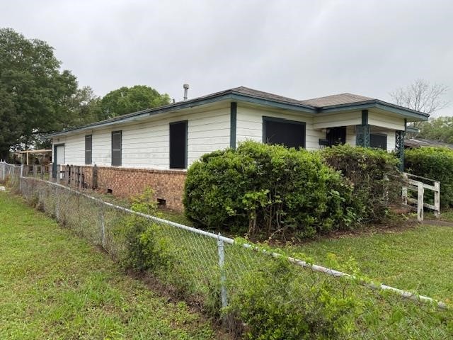 3215 Worcester Street Beaumont, TX 77705 - Photo 3 of 10