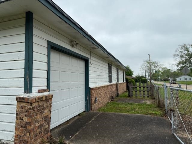 3215 Worcester Street Beaumont, TX 77705 - Photo 4 of 10