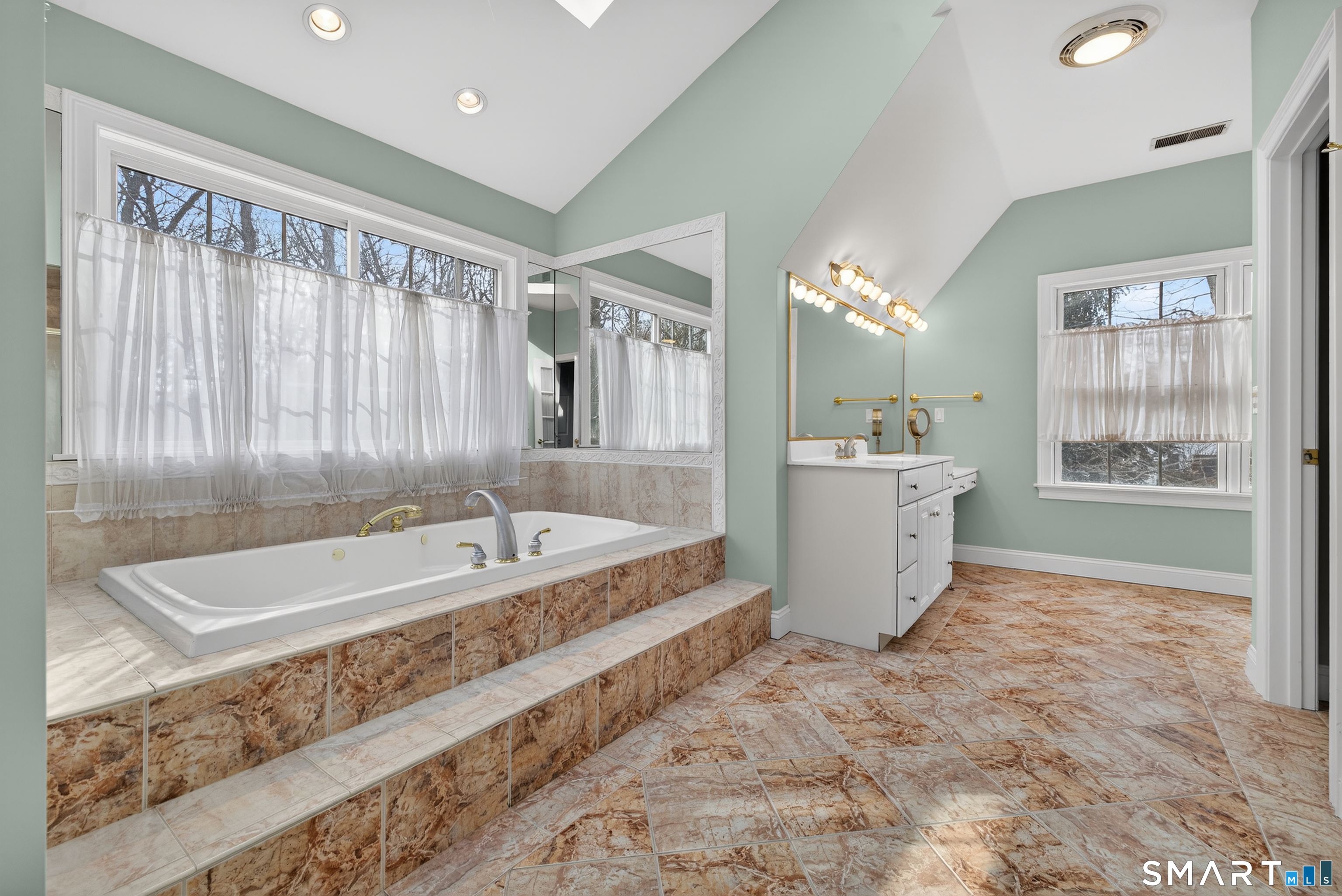 204 Long Wharf Road Stonington, CT 06355 - Photo 21 of 40