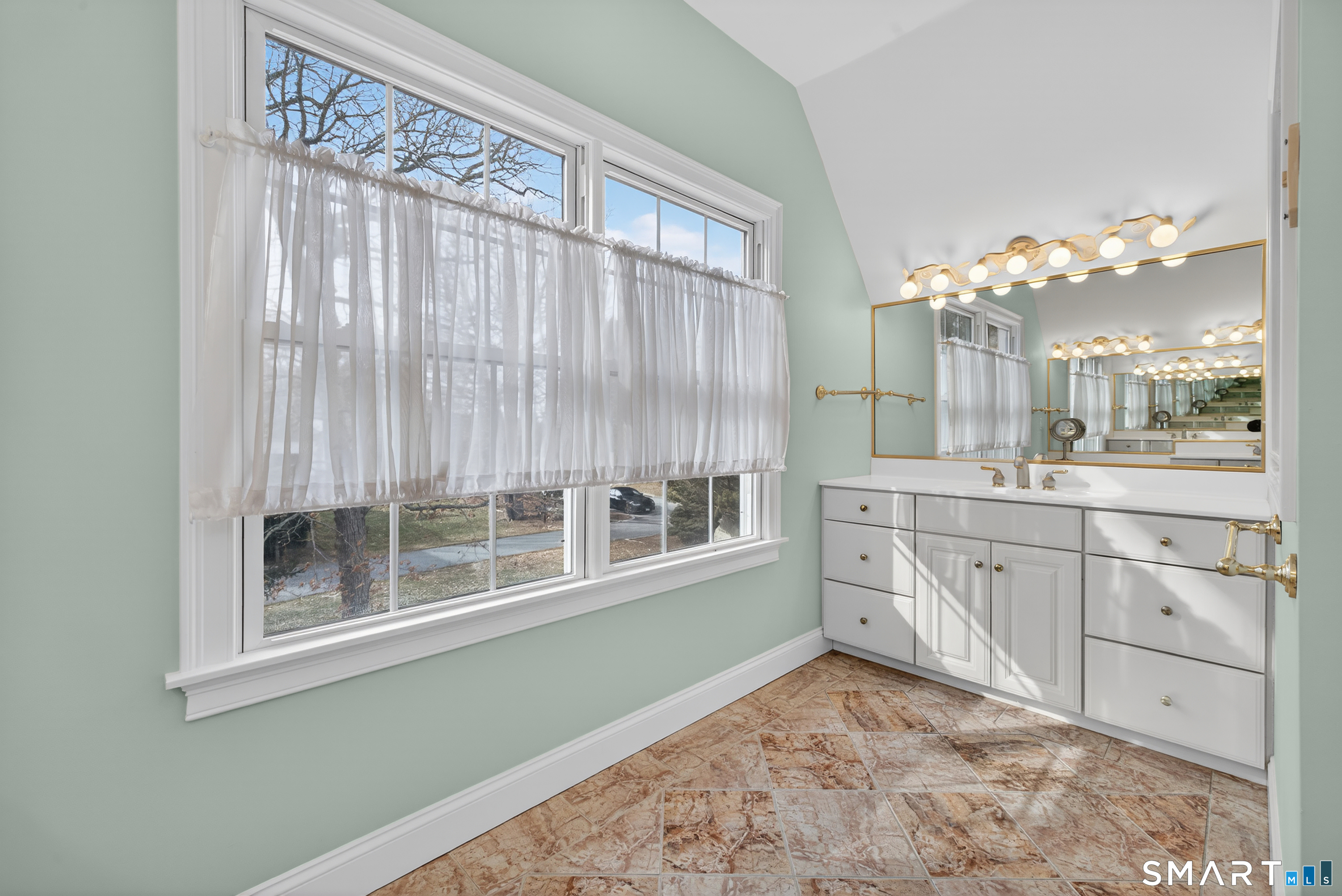 204 Long Wharf Road Stonington, CT 06355 - Photo 25 of 40