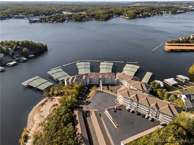 $579,000 | 4499 Ski Drive, Unit 242, Osage Beach, MO 65065