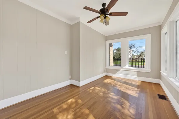 $3,700 | 3410 Austin Street, Houston, TX 77004