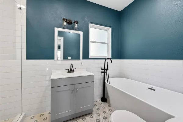 $3,700 | 3410 Austin Street, Houston, TX 77004