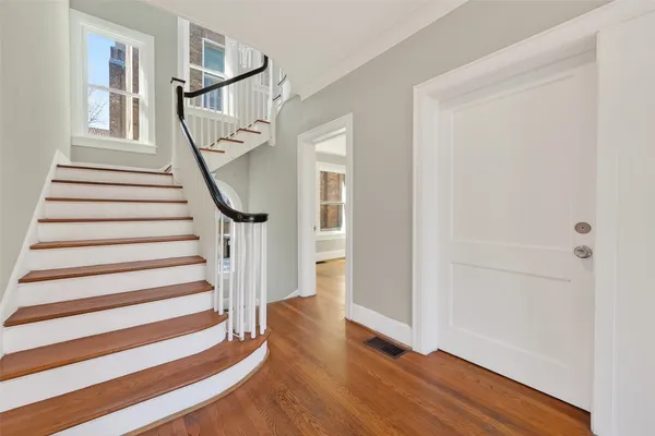 $3,700 | 3410 Austin Street, Houston, TX 77004