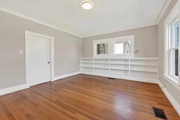 $3,700 | 3410 Austin Street, Houston, TX 77004