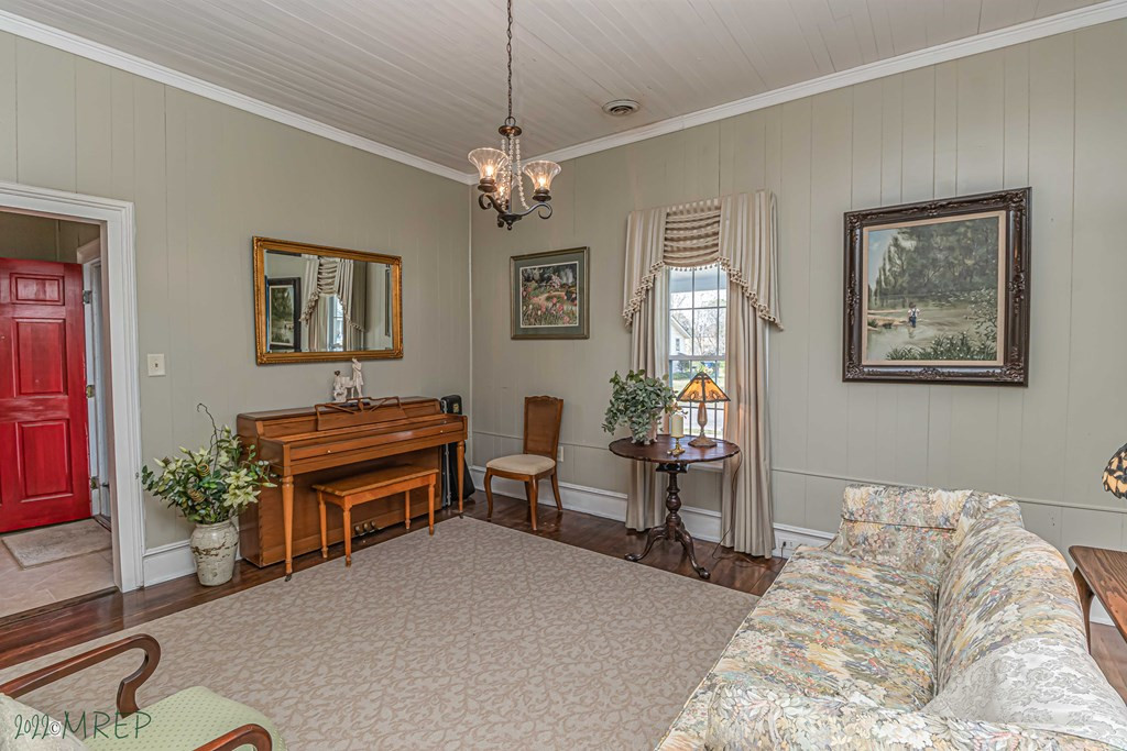 102 S Street Fremont, NC 27830 - Photo 5 of 34