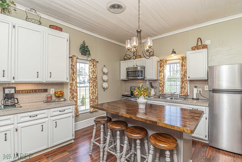102 S Street Fremont, NC 27830 - Photo 10 of 34