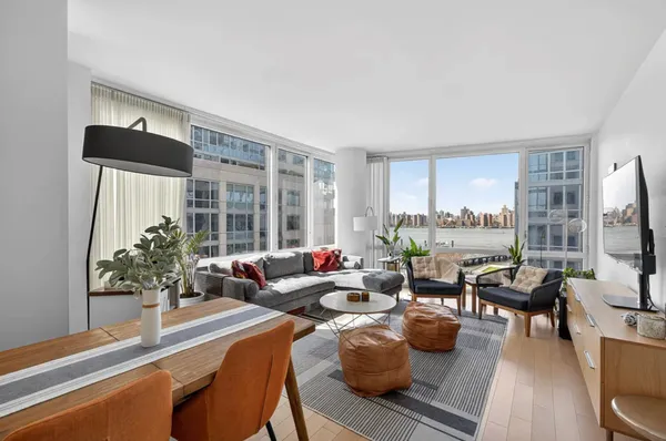 $1,990,000 | 34 North 7th Street, Unit 5H | Williamsburg