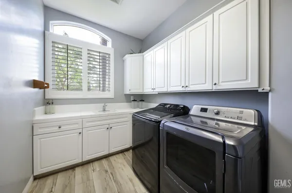 $999,990 | Undisclosed Address, Bakersfield, CA 93314