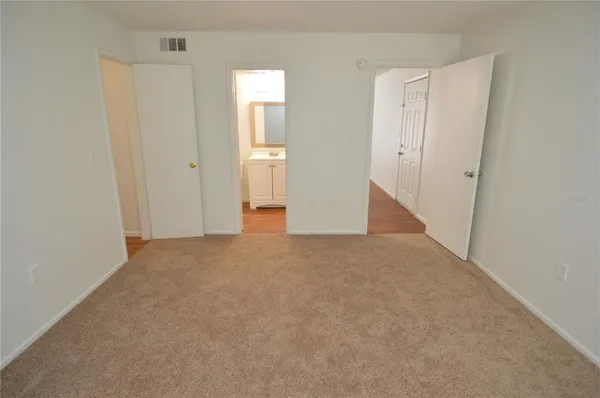 $1,039 | 8425 Cerro Circle, Unit 163, Tampa, FL 33617