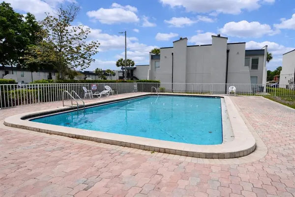 $1,039 | 8425 Cerro Circle, Unit 163, Tampa, FL 33617