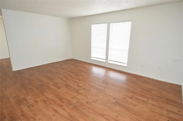 $1,039 | 8425 Cerro Circle, Unit 163, Tampa, FL 33617