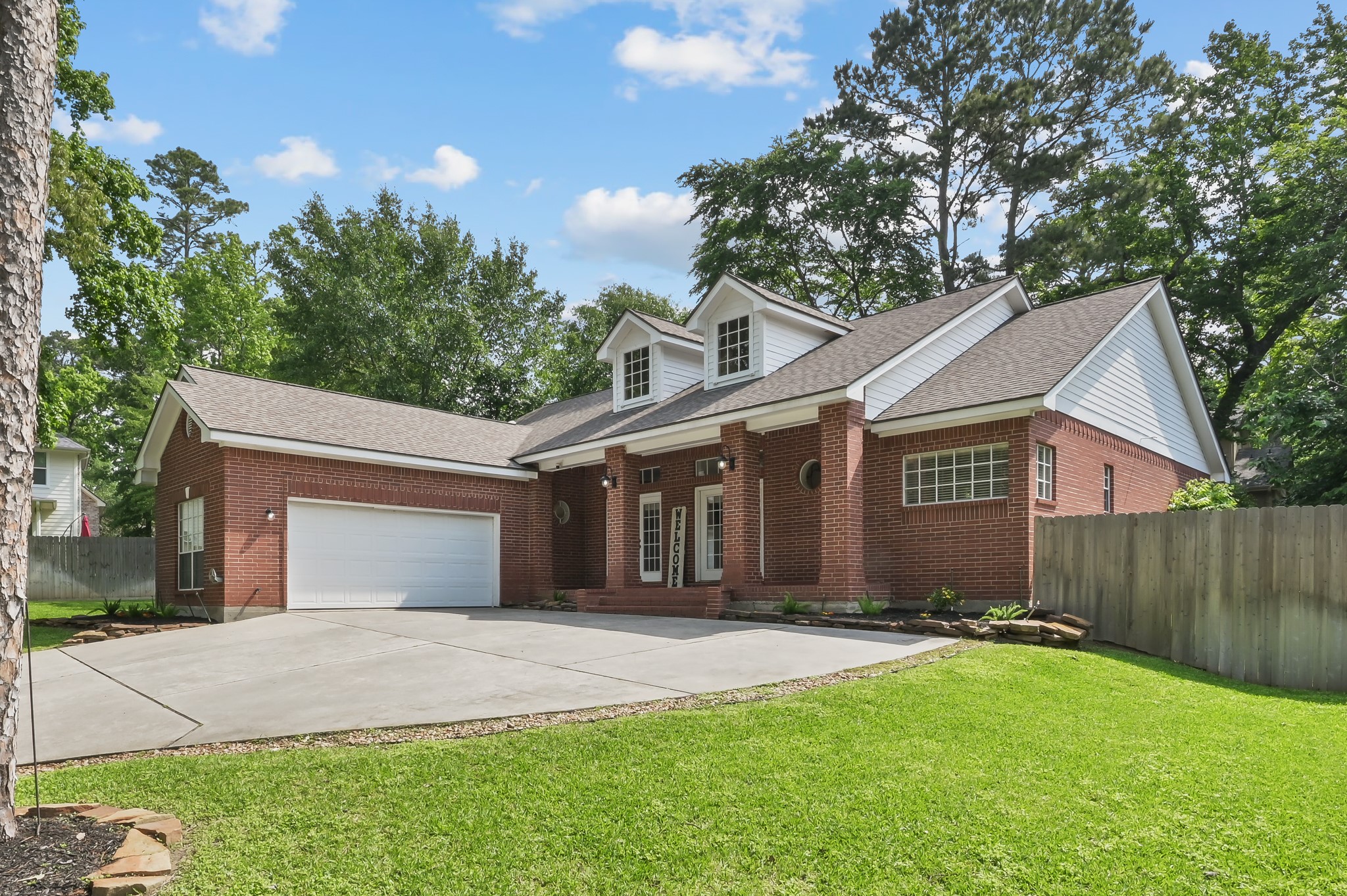 113 Inverness Montgomery, TX 77356 - Photo 2 of 37