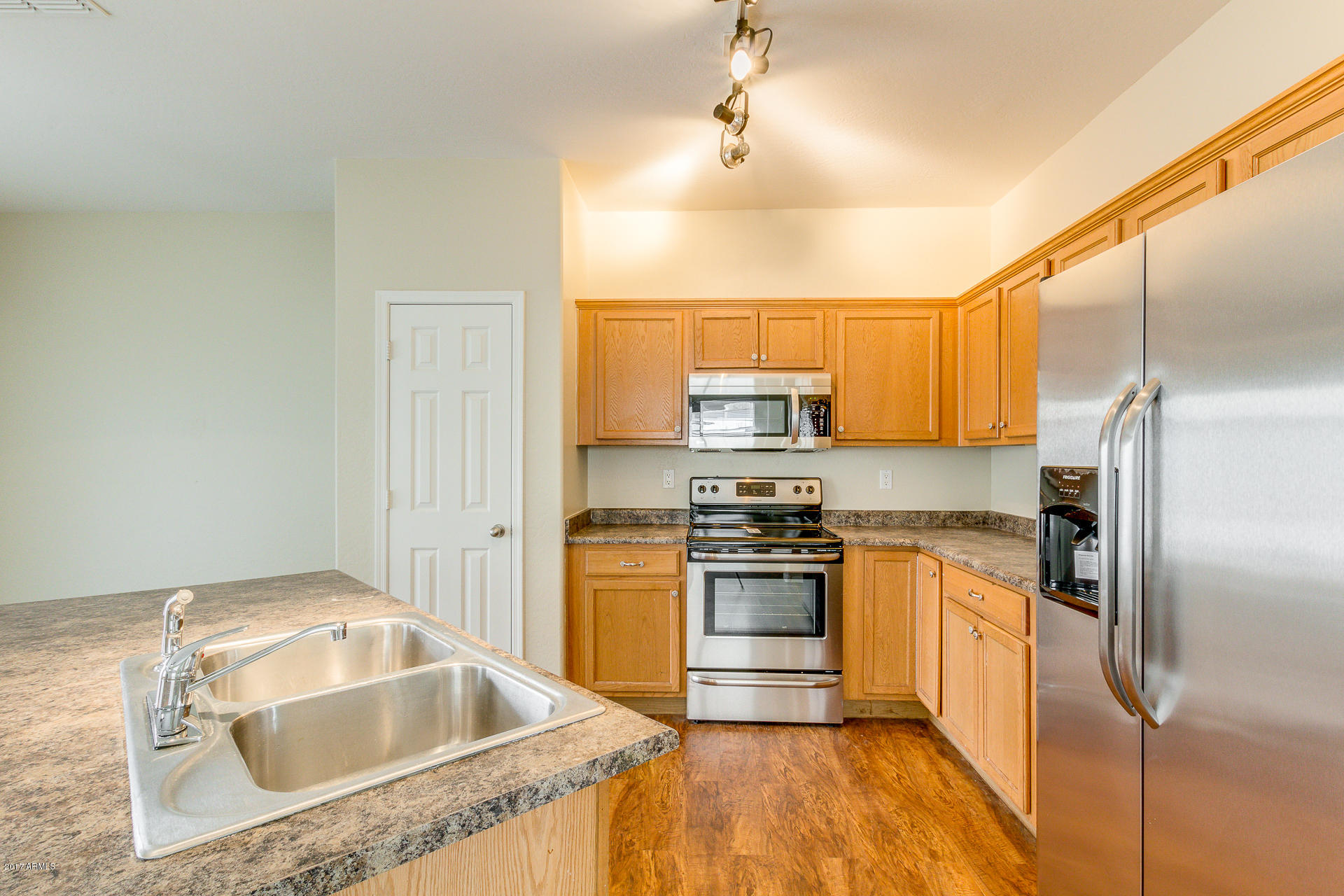 7042 West Beverly Road Laveen, AZ 85339 - Photo 11 of 29 13-Beverly