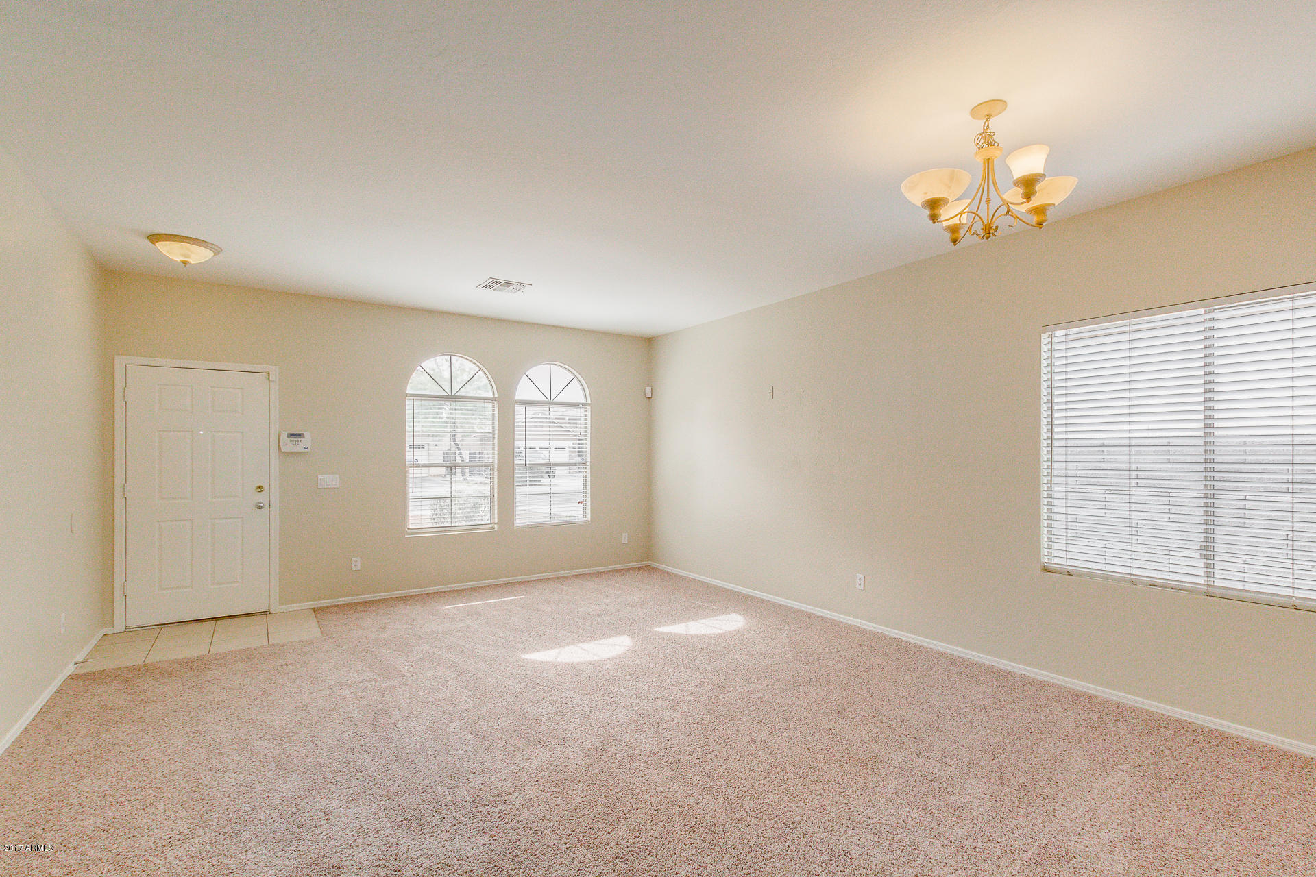 7042 West Beverly Road Laveen, AZ 85339 - Photo 5 of 29 07-Beverly