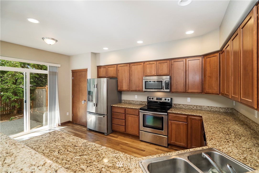 4745 Rochelle Street Southeast Lacey, WA 98503 - Photo 4 of 25 Gallery Image 4