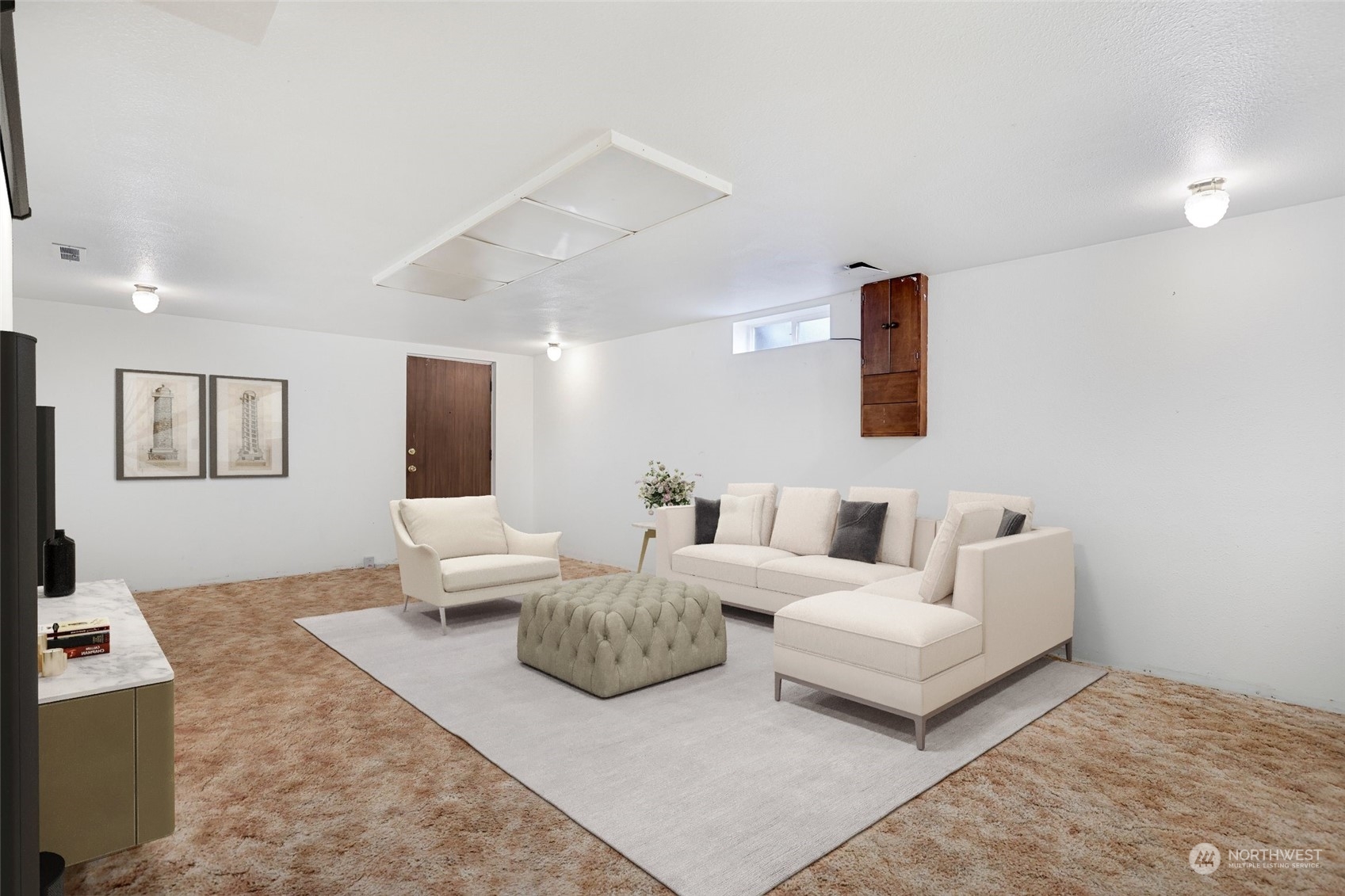 1608 Shattuck Avenue South Renton, WA 98055 - Photo 22 of 38 a living room with furniture and a couch