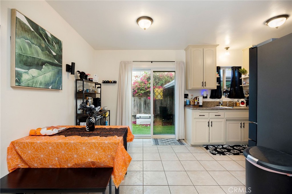 2615 Rockefeller Lane Redondo Beach, CA 90278 - Photo 18 of 33 a bed room with a bed and a television