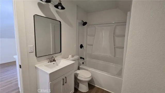 $3,000 | 975 North Pk Circle, Unit B, Long Beach, CA 90813