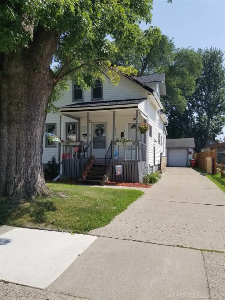 16476 Manchester Avenue, Unit 2 UPPER Eastpointe, MI 48021 - Photo 1 of 11