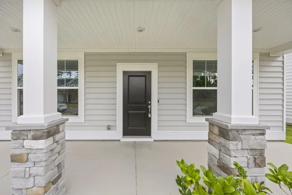 $3,300 | 147 Haverhill Street, Summerville, SC 29486