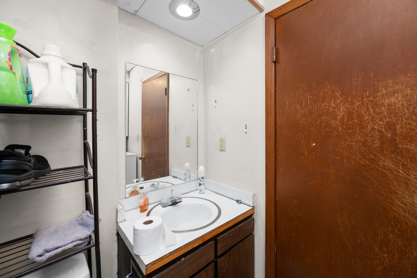 3604 32nd Avenue Moline, IL 61265 - Photo 24 of 36 a bathroom with a sink and a mirror