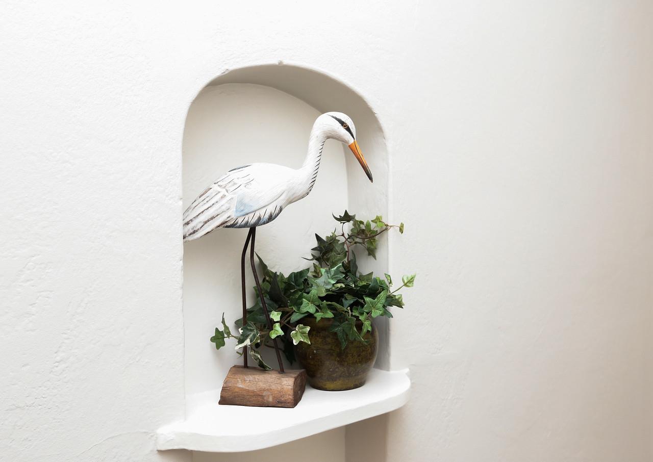 2160 Middlefield Road Palo Alto, CA 94301 - Photo 11 of 24 a vase of flowers sitting on a table