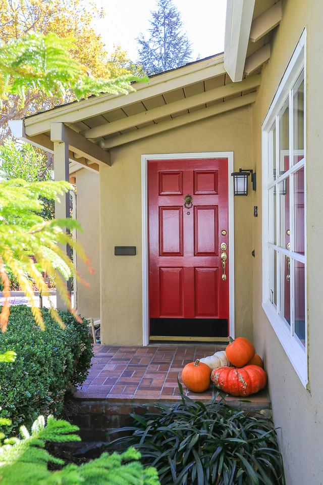 2160 Middlefield Road Palo Alto, CA 94301 - Photo 2 of 24 a front view of a house with balcony